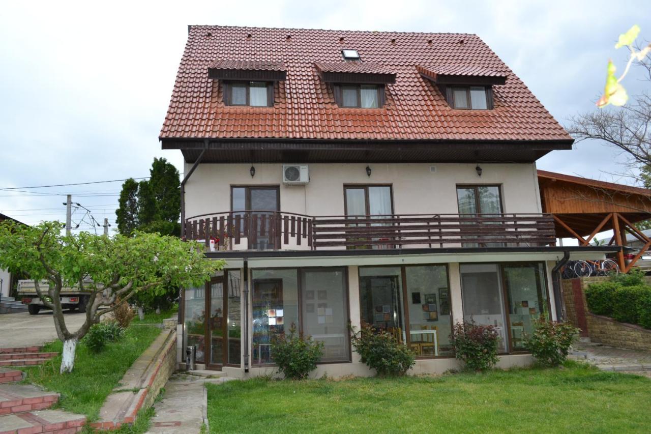 Villa Siret Sendreni Exterior photo