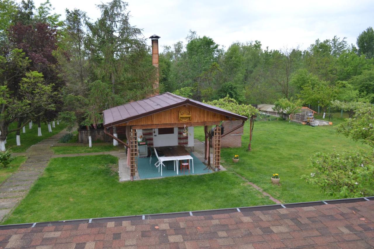 Villa Siret Sendreni Exterior photo