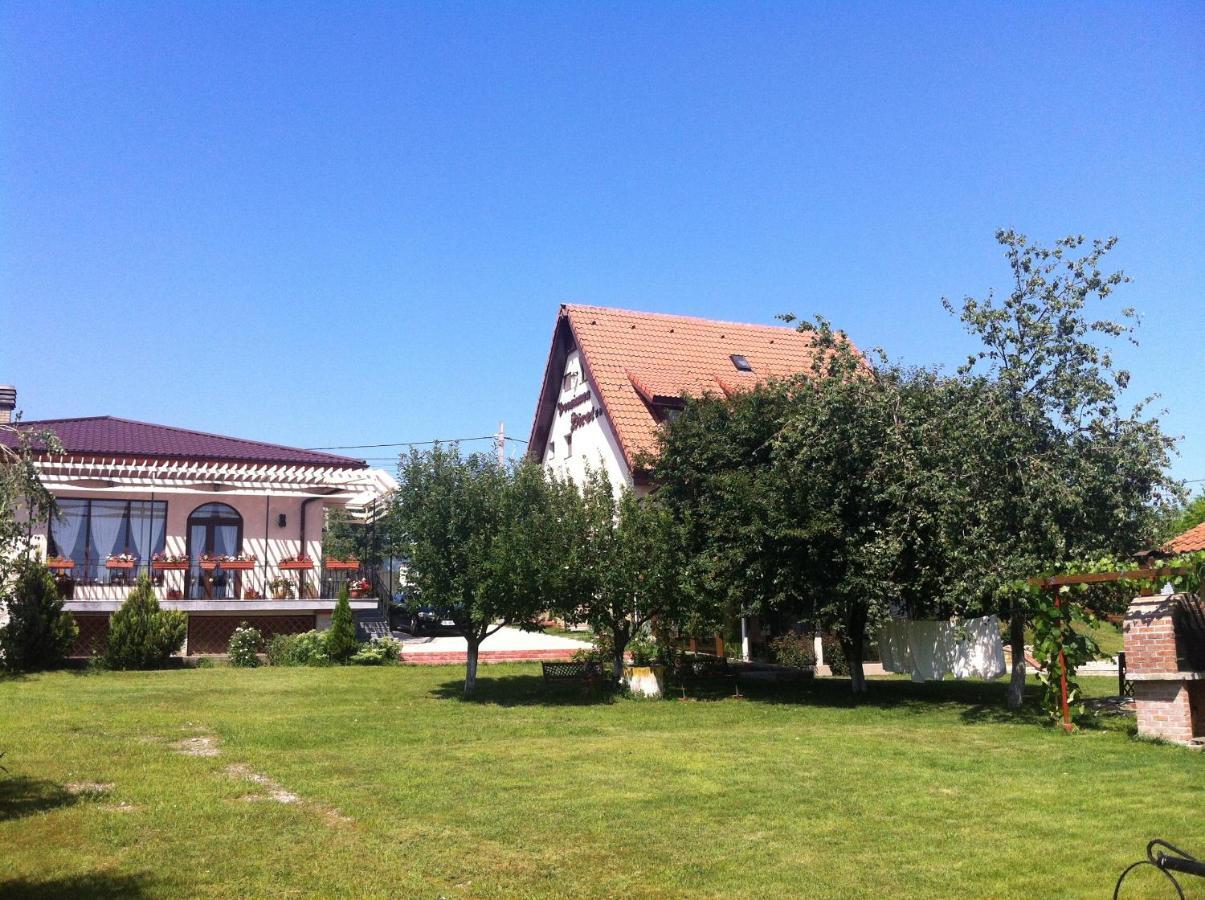 Villa Siret Sendreni Exterior photo